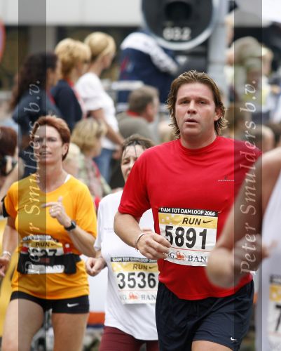 Zaandam 17 september 2006
Carolien Tensen loopt de dam tot dam loop met haar vriend Peter Gallas