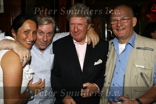 Amsterdam 6 september 2006
Suprisefeestje voor de 65 e verjaardag van Willibrord Frequin.
Willibrord met Susan Pim juffermans en Flip Kerkhoven