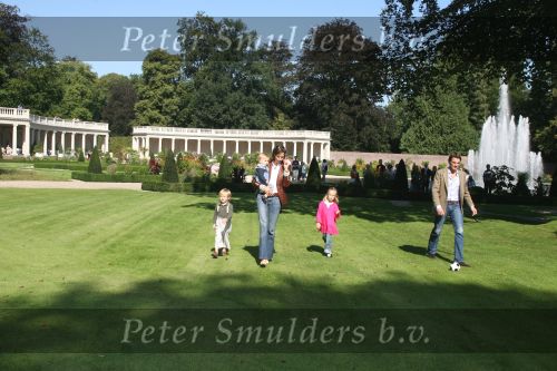 Apeldoorn, 9 September 2006
Fotosessie bij Kasteel \'t Loo met Prins Maurits en Prinses Marilene met hun kinderen Prinses Anna, Prins Lucas en Prinses Felicia.