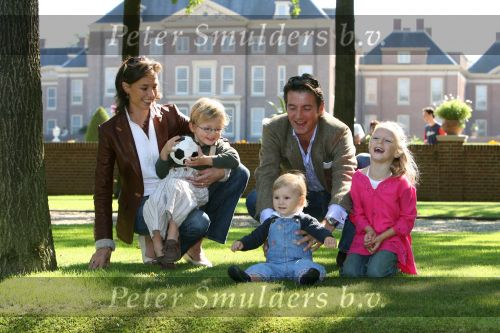 Apeldoorn, 9 September 2006
Fotosessie bij Kasteel \'t Loo met Prins Maurits en Prinses Marilene met hun kinderen Prinses Anna, Prins Lucas en Prinses Felicia.