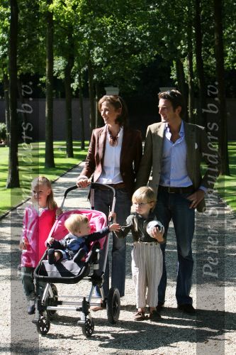 Apeldoorn, 9 September 2006
Fotosessie bij Kasteel \'t Loo met Prins Maurits en Prinses Marilene met hun kinderen Prinses Anna, Prins Lucas en Prinses Felicia.