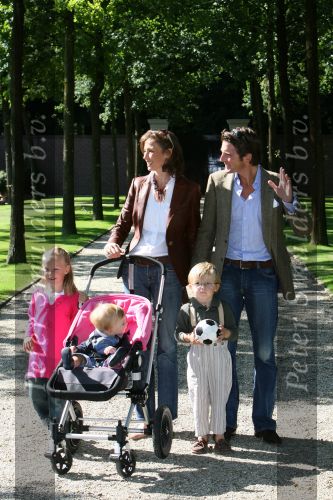 Apeldoorn, 9 September 2006
Fotosessie bij Kasteel \'t Loo met Prins Maurits en Prinses Marilene met hun kinderen Prinses Anna, Prins Lucas en Prinses Felicia.