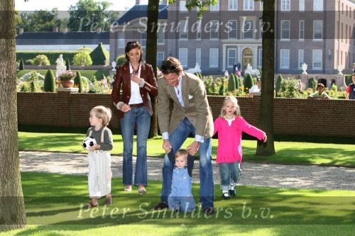 Apeldoorn, 9 September 2006
Fotosessie bij Kasteel \'t Loo met Prins Maurits en Prinses Marilene met hun kinderen Prinses Anna, Prins Lucas en Prinses Felicia.