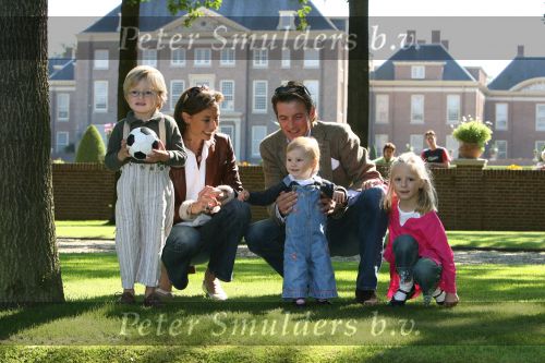 Apeldoorn, 9 September 2006
Fotosessie bij Kasteel \'t Loo met Prins Maurits en Prinses Marilene met hun kinderen Prinses Anna, Prins Lucas en Prinses Felicia.