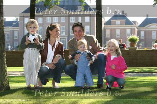 Apeldoorn, 9 September 2006
Fotosessie bij Kasteel \'t Loo met Prins Maurits en Prinses Marilene met hun kinderen Prinses Anna, Prins Lucas en Prinses Felicia.