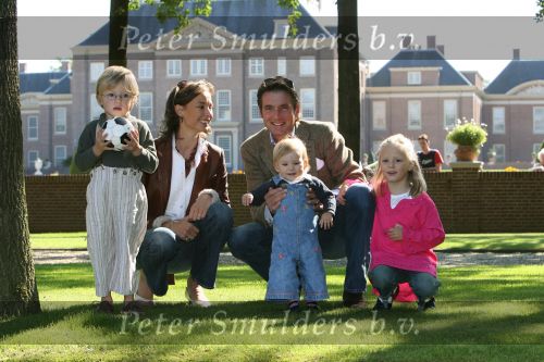 Apeldoorn, 9 September 2006
Fotosessie bij Kasteel \'t Loo met Prins Maurits en Prinses Marilene met hun kinderen Prinses Anna, Prins Lucas en Prinses Felicia.