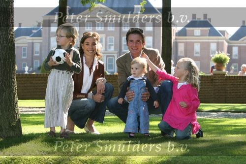 Apeldoorn, 9 September 2006
Fotosessie bij Kasteel \'t Loo met Prins Maurits en Prinses Marilene met hun kinderen Prinses Anna, Prins Lucas en Prinses Felicia.