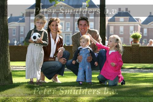 Apeldoorn, 9 September 2006
Fotosessie bij Kasteel \'t Loo met Prins Maurits en Prinses Marilene met hun kinderen Prinses Anna, Prins Lucas en Prinses Felicia.