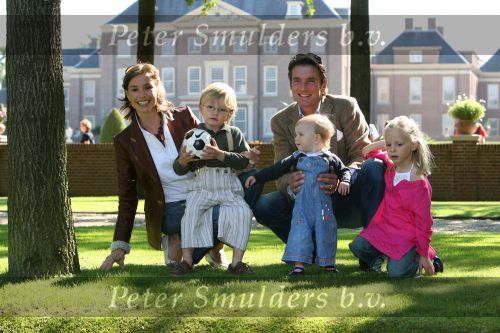 Apeldoorn, 9 September 2006
Fotosessie bij Kasteel \'t Loo met Prins Maurits en Prinses Marilene met hun kinderen Prinses Anna, Prins Lucas en Prinses Felicia.
