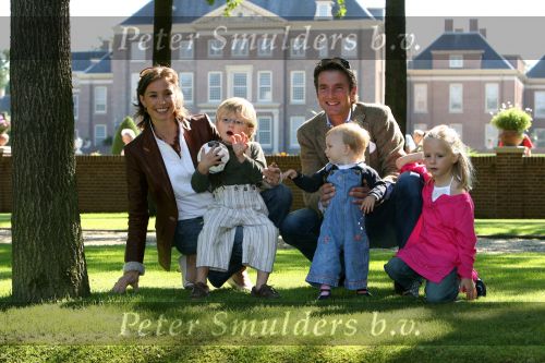 Apeldoorn, 9 September 2006
Fotosessie bij Kasteel \'t Loo met Prins Maurits en Prinses Marilene met hun kinderen Prinses Anna, Prins Lucas en Prinses Felicia.