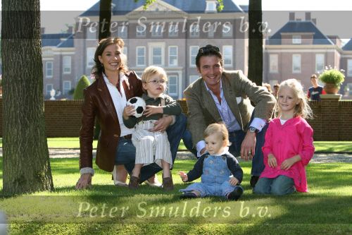 Apeldoorn, 9 September 2006
Fotosessie bij Kasteel \'t Loo met Prins Maurits en Prinses Marilene met hun kinderen Prinses Anna, Prins Lucas en Prinses Felicia.