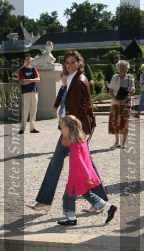 Apeldoorn, 9 September 2006
Fotosessie bij Kasteel \'t Loo met Prins Maurits en Prinses Marilene met hun kinderen Prinses Anna, Prins Lucas en Prinses Felicia.