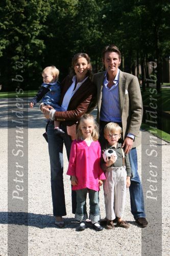 Apeldoorn, 9 September 2006
Fotosessie bij Kasteel \'t Loo met Prins Maurits en Prinses Marilene met hun kinderen Prinses Anna, Prins Lucas en Prinses Felicia.