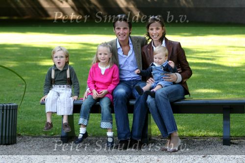 Apeldoorn, 9 September 2006
Fotosessie bij Kasteel \'t Loo met Prins Maurits en Prinses Marilene met hun kinderen Prinses Anna, Prins Lucas en Prinses Felicia.