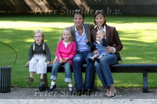 Apeldoorn, 9 September 2006
Fotosessie bij Kasteel \'t Loo met Prins Maurits en Prinses Marilene met hun kinderen Prinses Anna, Prins Lucas en Prinses Felicia.