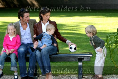 Apeldoorn, 9 September 2006
Fotosessie bij Kasteel \'t Loo met Prins Maurits en Prinses Marilene met hun kinderen Prinses Anna, Prins Lucas en Prinses Felicia.