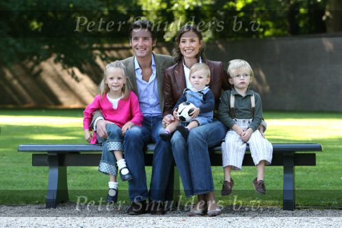 Apeldoorn, 9 September 2006
Fotosessie bij Kasteel \'t Loo met Prins Maurits en Prinses Marilene met hun kinderen Prinses Anna, Prins Lucas en Prinses Felicia.