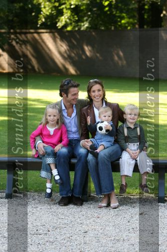 Apeldoorn, 9 September 2006
Fotosessie bij Kasteel \'t Loo met Prins Maurits en Prinses Marilene met hun kinderen Prinses Anna, Prins Lucas en Prinses Felicia.