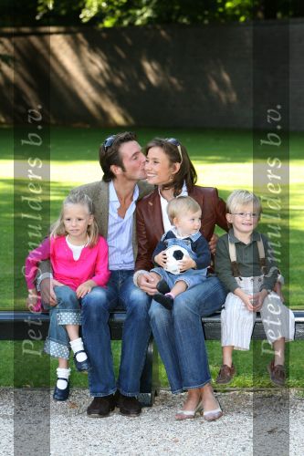 Apeldoorn, 9 September 2006
Fotosessie bij Kasteel \'t Loo met Prins Maurits en Prinses Marilene met hun kinderen Prinses Anna, Prins Lucas en Prinses Felicia.