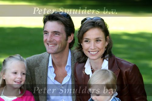 Apeldoorn, 9 September 2006
Fotosessie bij Kasteel \'t Loo met Prins Maurits en Prinses Marilene met hun kinderen Prinses Anna, Prins Lucas en Prinses Felicia.