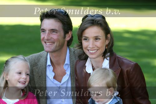 Apeldoorn, 9 September 2006
Fotosessie bij Kasteel \'t Loo met Prins Maurits en Prinses Marilene met hun kinderen Prinses Anna, Prins Lucas en Prinses Felicia.