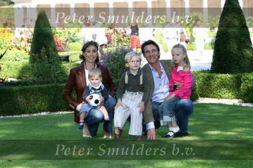 Apeldoorn, 9 September 2006
Fotosessie bij Kasteel \'t Loo met Prins Maurits en Prinses Marilene met hun kinderen Prinses Anna, Prins Lucas en Prinses Felicia.