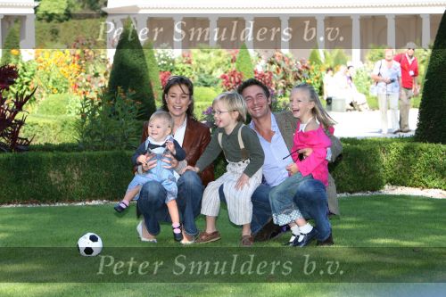 Apeldoorn, 9 September 2006
Fotosessie bij Kasteel \'t Loo met Prins Maurits en Prinses Marilene met hun kinderen Prinses Anna, Prins Lucas en Prinses Felicia.