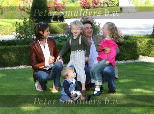 Apeldoorn, 9 September 2006
Fotosessie bij Kasteel \'t Loo met Prins Maurits en Prinses Marilene met hun kinderen Prinses Anna, Prins Lucas en Prinses Felicia.