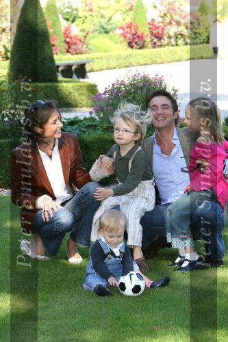 Apeldoorn, 9 September 2006
Fotosessie bij Kasteel \'t Loo met Prins Maurits en Prinses Marilene met hun kinderen Prinses Anna, Prins Lucas en Prinses Felicia.