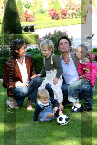 Apeldoorn, 9 September 2006
Fotosessie bij Kasteel \'t Loo met Prins Maurits en Prinses Marilene met hun kinderen Prinses Anna, Prins Lucas en Prinses Felicia.