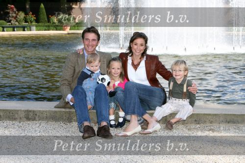 Apeldoorn, 9 September 2006
Fotosessie bij Kasteel \'t Loo met Prins Maurits en Prinses Marilene met hun kinderen Prinses Anna, Prins Lucas en Prinses Felicia.