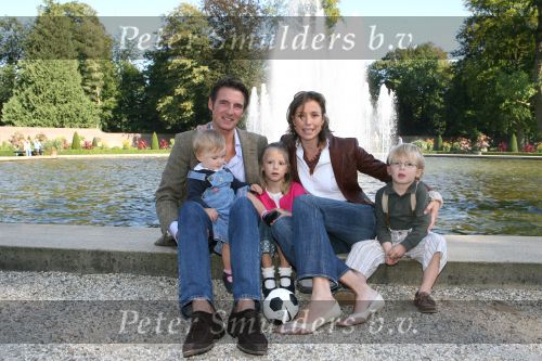 Apeldoorn, 9 September 2006
Fotosessie bij Kasteel \'t Loo met Prins Maurits en Prinses Marilene met hun kinderen Prinses Anna, Prins Lucas en Prinses Felicia.