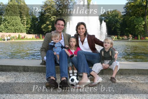 Apeldoorn, 9 September 2006
Fotosessie bij Kasteel \'t Loo met Prins Maurits en Prinses Marilene met hun kinderen Prinses Anna, Prins Lucas en Prinses Felicia.