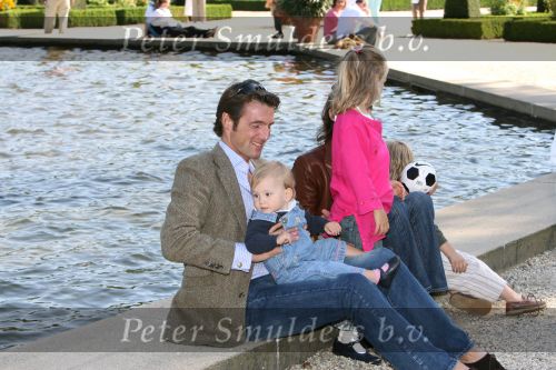 Apeldoorn, 9 September 2006
Fotosessie bij Kasteel \'t Loo met Prins Maurits en Prinses Marilene met hun kinderen Prinses Anna, Prins Lucas en Prinses Felicia.