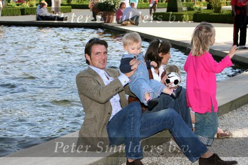 Apeldoorn, 9 September 2006
Fotosessie bij Kasteel \'t Loo met Prins Maurits en Prinses Marilene met hun kinderen Prinses Anna, Prins Lucas en Prinses Felicia. © Foto Peter Smulders BV