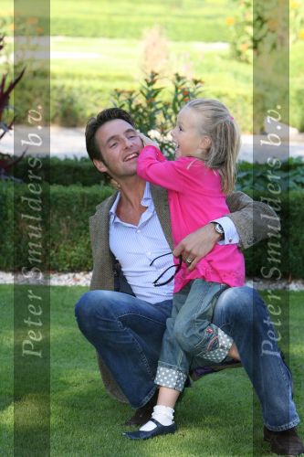 Apeldoorn, 9 September 2006
Fotosessie bij Kasteel \'t Loo 
Prinses Anna met haar papa Prins Maurits