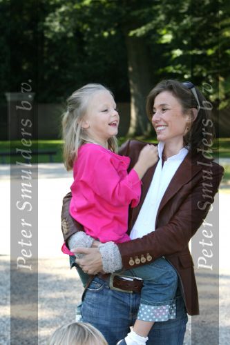 Apeldoorn, 9 September 2006
Fotosessie bij Kasteel \'t Loo 
Prinses Anna met haar mama Prinses Marilene