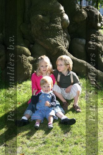 Apeldoorn, 9 September 2006
Fotosessie bij Kasteel \'t Loo 
Prinses Anna met haar broertje Prins Lucas en zusje Prinses Felicia