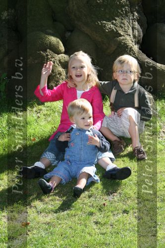 Apeldoorn, 9 September 2006
Fotosessie bij Kasteel \'t Loo 
Prinses Anna met haar broertje Prins Lucas en zusje Prinses Felicia