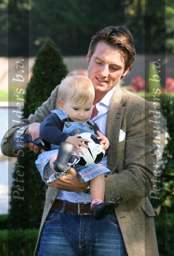 Apeldoorn, 9 September 2006
Fotosessie bij Kasteel \'t Loo 
Prinses Felicia met papa, Prins Maurits