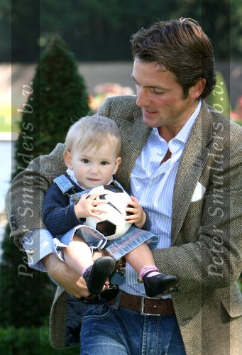 Apeldoorn, 9 September 2006
Fotosessie bij Kasteel \'t Loo 
Prinses Felicia met papa, Prins Maurits