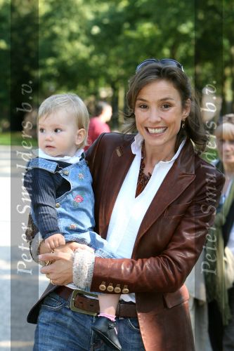 Apeldoorn, 9 September 2006
Fotosessie bij Kasteel \'t Loo Prinses Marilene met haar dochter Prinses Felicia.