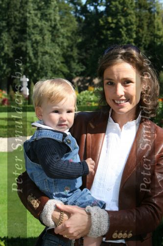 Apeldoorn, 9 September 2006
Fotosessie bij Kasteel \'t Loo Prinses Marilene met haar dochter Prinses Felicia.