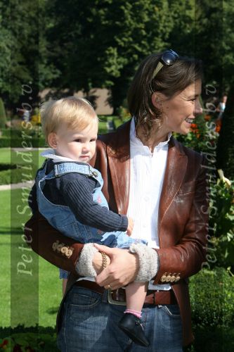 Apeldoorn, 9 September 2006
Fotosessie bij Kasteel \'t Loo Prinses Marilene met haar dochter Prinses Felicia.