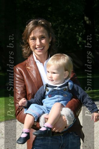 Apeldoorn, 9 September 2006
Fotosessie bij Kasteel \'t Loo Prinses Marilene met haar dochter Prinses Felicia.