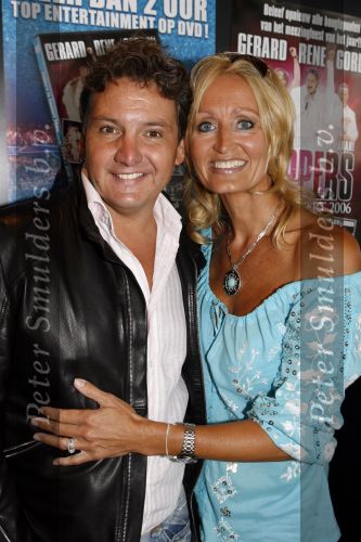 Loosdrecht 30 augustus 2006
presentatie gouden dvd van de toppers in concert bij Restaurant Zin. Natasja Froger en Rene Froger
