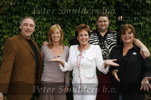 Houten 4 september 2006
Marianne Weber presenatie rondje hollands.
Tony Bodar Saskia v Bokhoev , Mariaane Weber Martijn lavrijssen en Jony de Boer