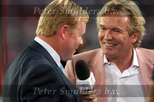 Eindhoven, 12 September 2006 Eerste wedstrijd ChampionsLeague Seizoen 2006/2007 eindstand 0-0
NOS-verslaggever Tom Egbers in gesprek met PSV-trainer Ronald Koeman