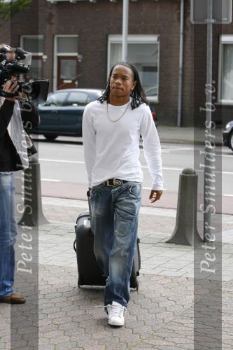 Eindhoven, 4 September 2006
Philips Stadion, bijeenkomst eerste training Nederlands elftal voor de wedstrijd tegen Wit Rusland.
Urby Emanuelson bij aankomst