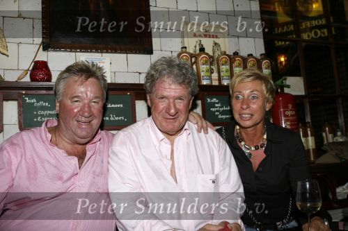 Amsterdam 6 september 2006
Suprisefeestje voor de 65 e verjaardag van Willibrord Frequin.
Willibrord met vrienden